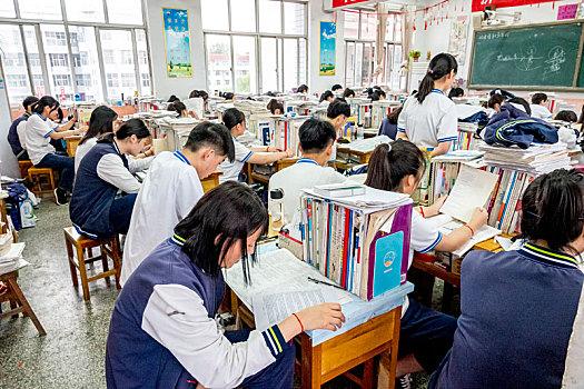 广元高考补习教学哪里强,高考全日制补习可以